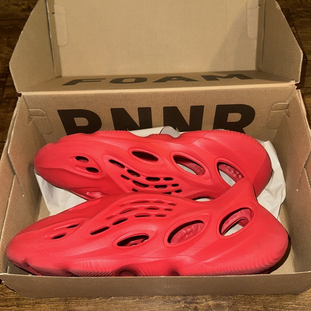 Yeezy Foam Rnnr View 5
